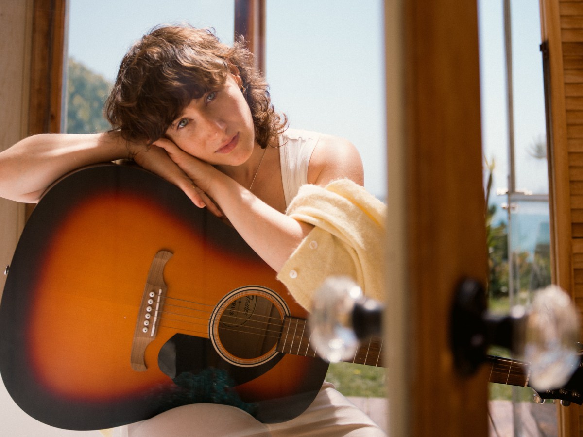Alana Silver unveils new single, Patio&nbsp;Door